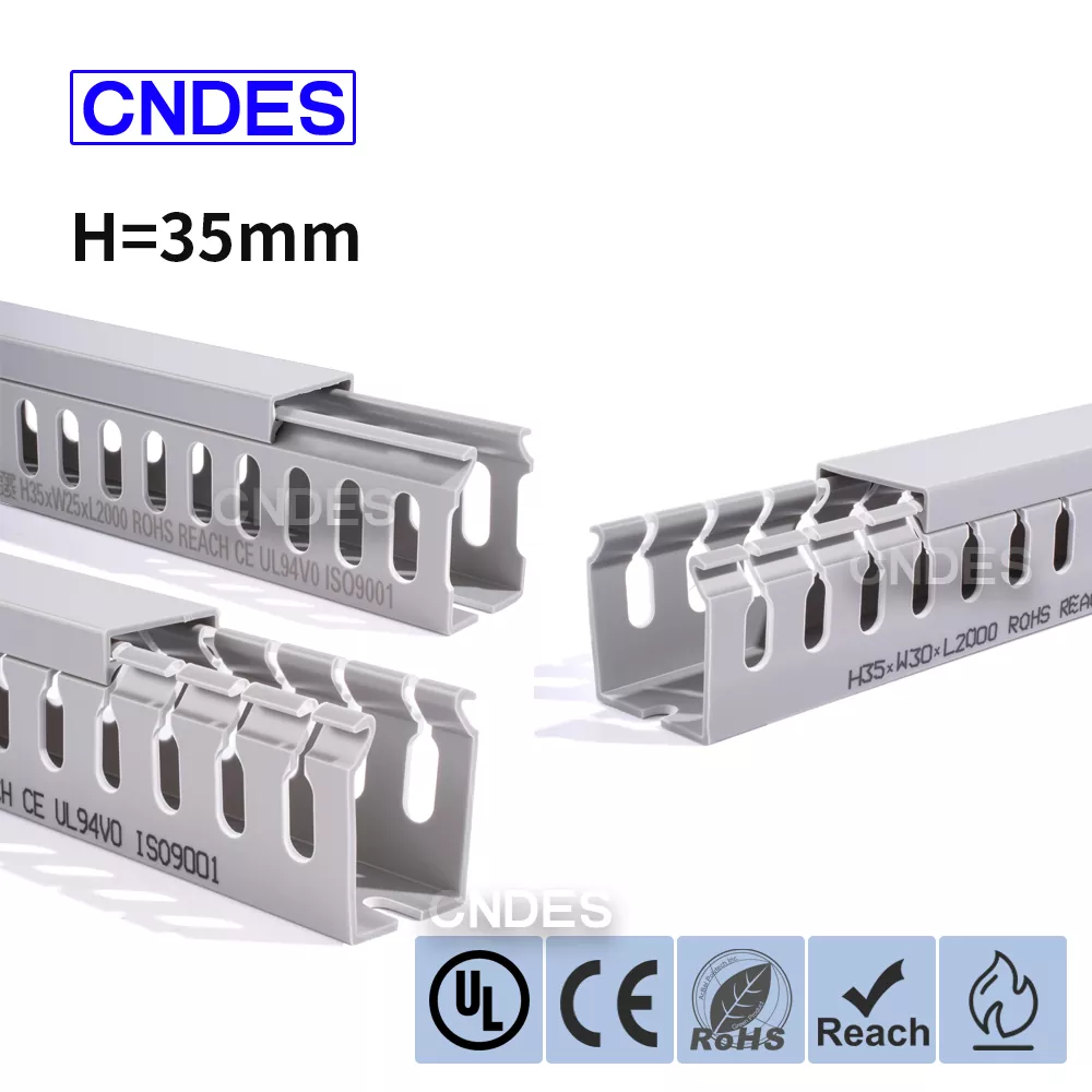 Condotto per il passaggio dei cavi in ​​PVC con fessura di altezza 35 mm